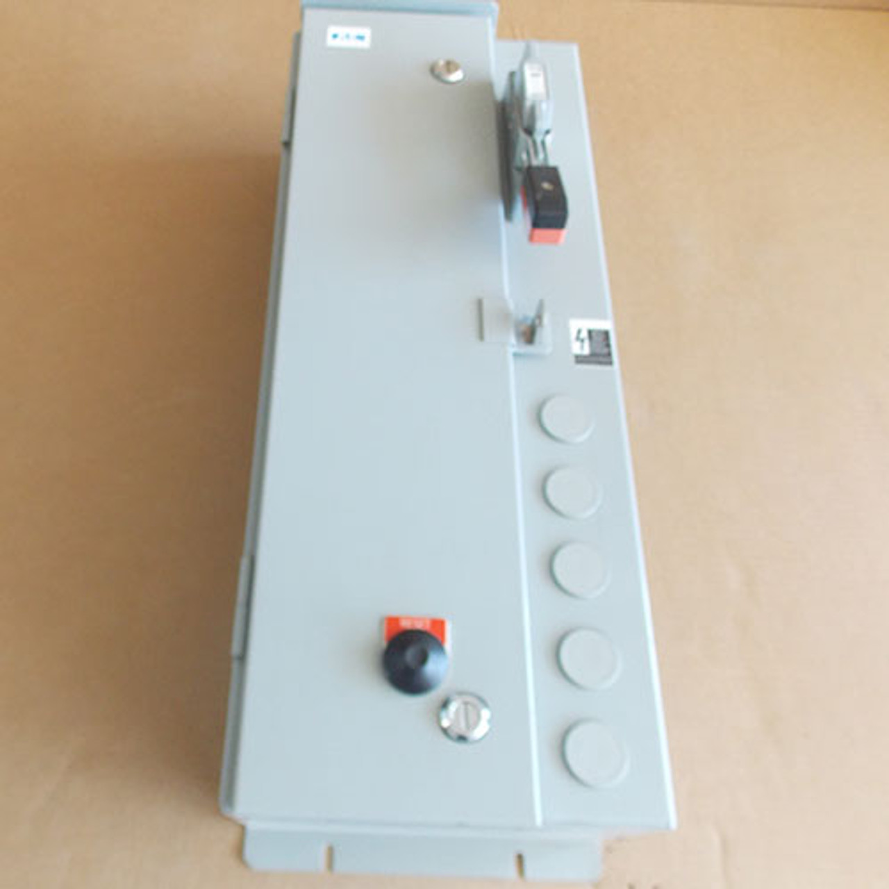 Eaton ECN1602AAC Size 0 Fusible Combination Starter 600VAC Max 18 Amp 120V Coil Nema 3R - New