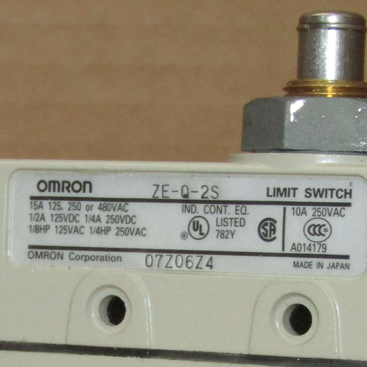 Omron ZE-Q-2S 3XG56 Limit Switch 15A, 125/250/480VAC  - New 
