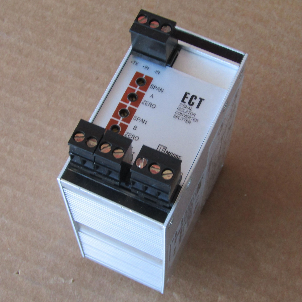 Moore ECT/4-20MA/2X4-20MA/117AC-DIN Signal Isolator, Converter, Splitter - Used