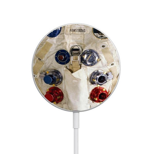 S2639 Neil Armstrong White Astronaut Space Suit Magnetic Wireless Charger Pad with MagSafe 15W for iPhone 16 15 14 13 12