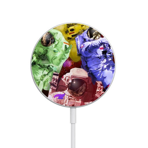 S3914 Colorful Nebula Astronaut Suit Galaxy Magnetic Wireless Charger Pad with MagSafe 15W for iPhone 16 15 14 13 12
