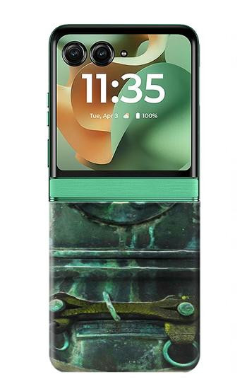S2632 Antique Vintage Deep Sea Diver Helmet Case For Motorola Razr 70+,60+, Razr+ (2026, 2025, 2024)