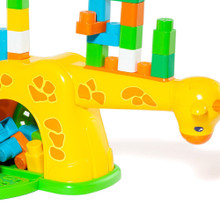 Attività musicali con la giraffa con i mattoncini Moltó