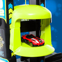 7-stöckiger grüner Spielzeugparkplatz + 10 Autos + Wandteppich