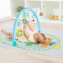 Musik-Spielbogen für Babys mit 3 Spielzeugen. Gusy Luz Moltó