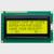 Vista frontal de um LCD de 20x4 caracteres com ecrã retroiluminado amarelo-esverdeado exibindo texto escuro.