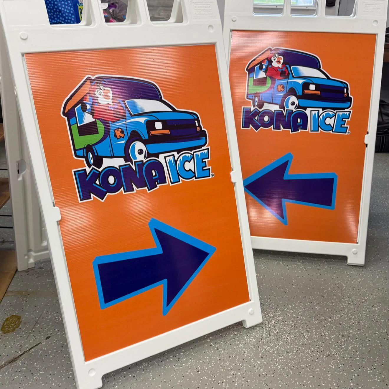 &nbsp;We print yard signs & promotional banners for businesses, contractors, events, schools, and sports teams, and more.
