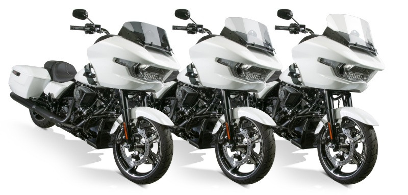 National Cycle N20435 VStream Quantum Plus Mid Windshield for Harley-Davidson FLTR/FLTRX/FLTRXS - 10 Inch Height, 21 Inch Width, Light Gray Tint