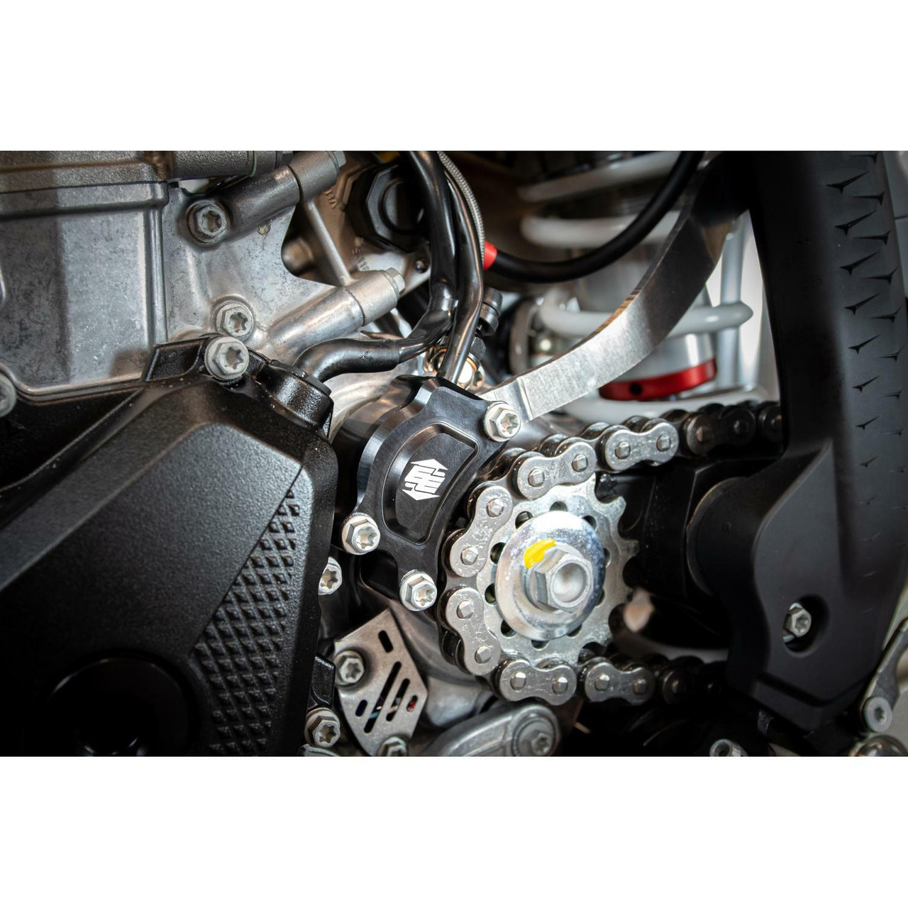 ENDURO ENGINEERING Clutch Cylinder Guard for Husqvarna and KTM – Part Number 13-1123