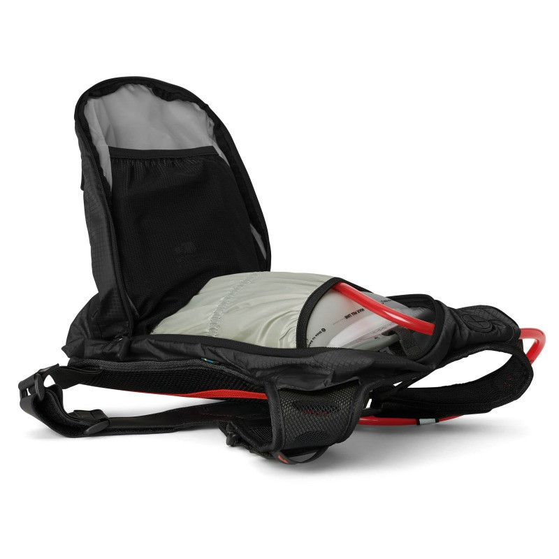 USWE Outlander Moto Hydration Pack 9L – Black with No Dancing Monkey™ 4-Point Harness Technology