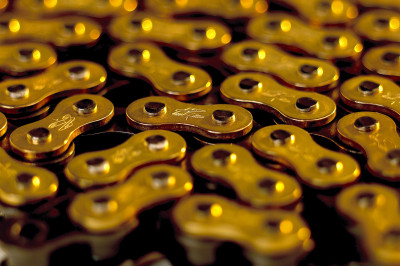 Renthal R1 428 Spring Link Chain for Offroad Powersports Vehicles