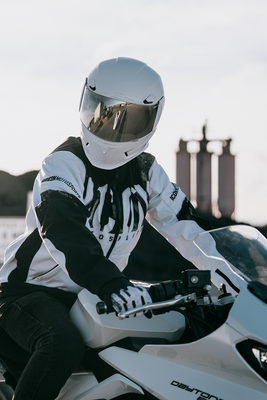 ICON Airframe Pro™ Helmet - Solid Gloss White 3XL - Lightweight Composite Shell with Fog-Free Shield and Modular Liner