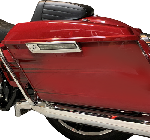 CUSTOM DYNAMICS Latch Light - Saddlebag - Smoke - Chrome CD-SBL-BCM-SC