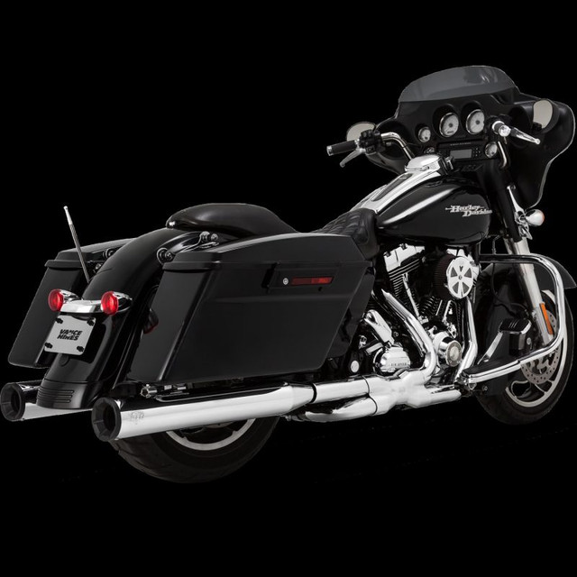 Vance & Hines HD Dresser 2017-2022 Eliminator 400 Chrome Slip-On Exhaust for Harley-Davidson Baggers