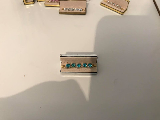 Bracelet Display 4 - Single  - Gold & Green Dimond - 1:12 scale miniature