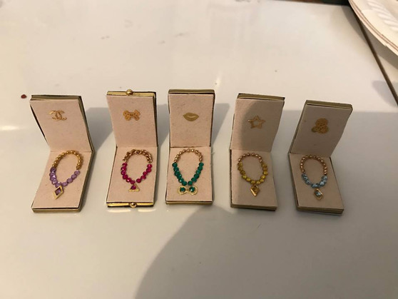 Jewellery Set 8 - Set of 5 Necklaces - 1:12 scale miniature