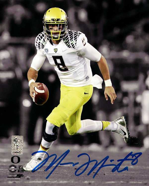 Marcus Mariota Autographed 8x10 Photo Oregon Ducks Marcus Mariota Hologram..