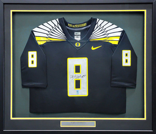 Marcus Mariota Autographed Framed Black Oregon Ducks Nike Jersey MM Holo