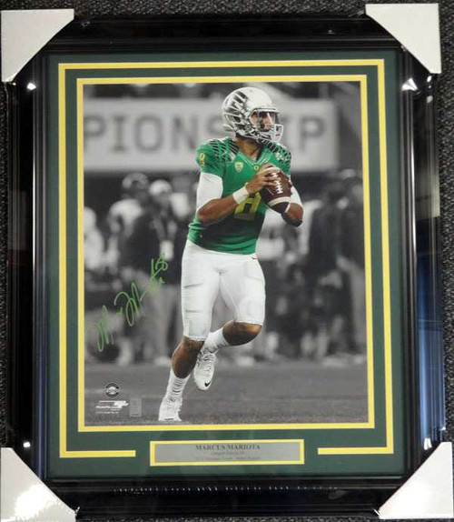 Marcus Mariota Autographed Framed 16x20 Photo Oregon Ducks MM Hologram!!!!