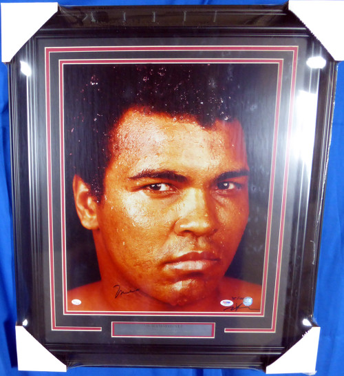 Muhammad Ali Autographed Framed 16x20 Photo PSA/DNA #M08374