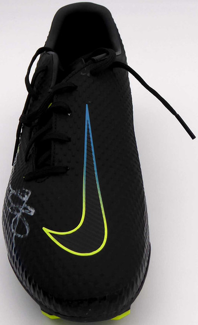 Mason Mount Autographed Black Nike Phantom Cleat Shoe Chelsea F.C. Size 9.5 (Light Auto)Beckett BAS #K06360