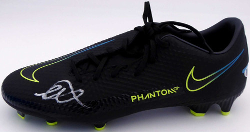 Mason Mount Autographed Black Nike Phantom Cleat Shoe Chelsea F.C. Size 9 Beckett BAS #K06361