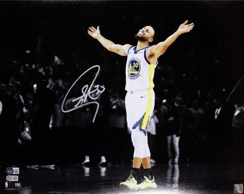 Stephen Curry Autographed Golden State Warriors 16x20 Photo - BAS