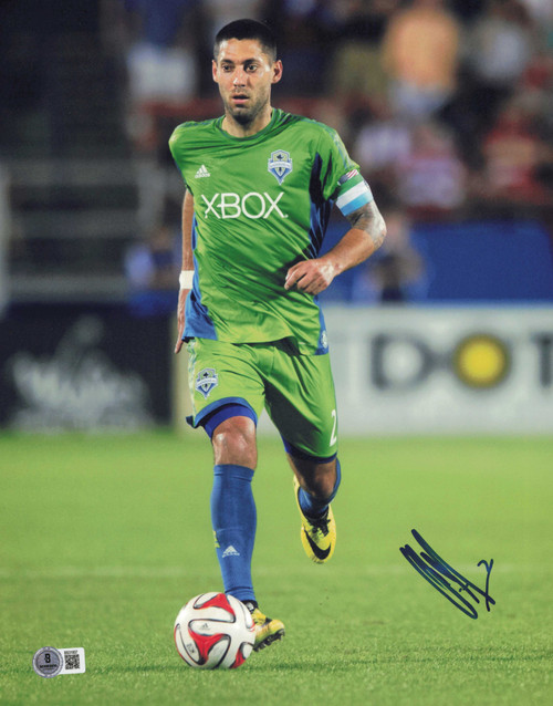 Clint Dempsey Autographed 11x14 Photo Seattle Sounders Beckett BAS QR #BS31907