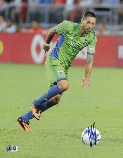 Clint Dempsey Autographed 11x14 Photo Seattle Sounders Beckett BAS QR #BS31915