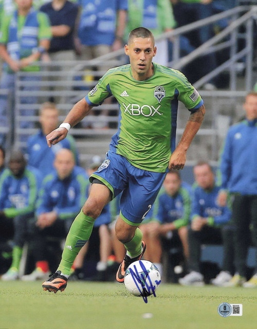 Clint Dempsey Autographed 11x14 Photo Seattle Sounders Beckett BAS QR #BS31916