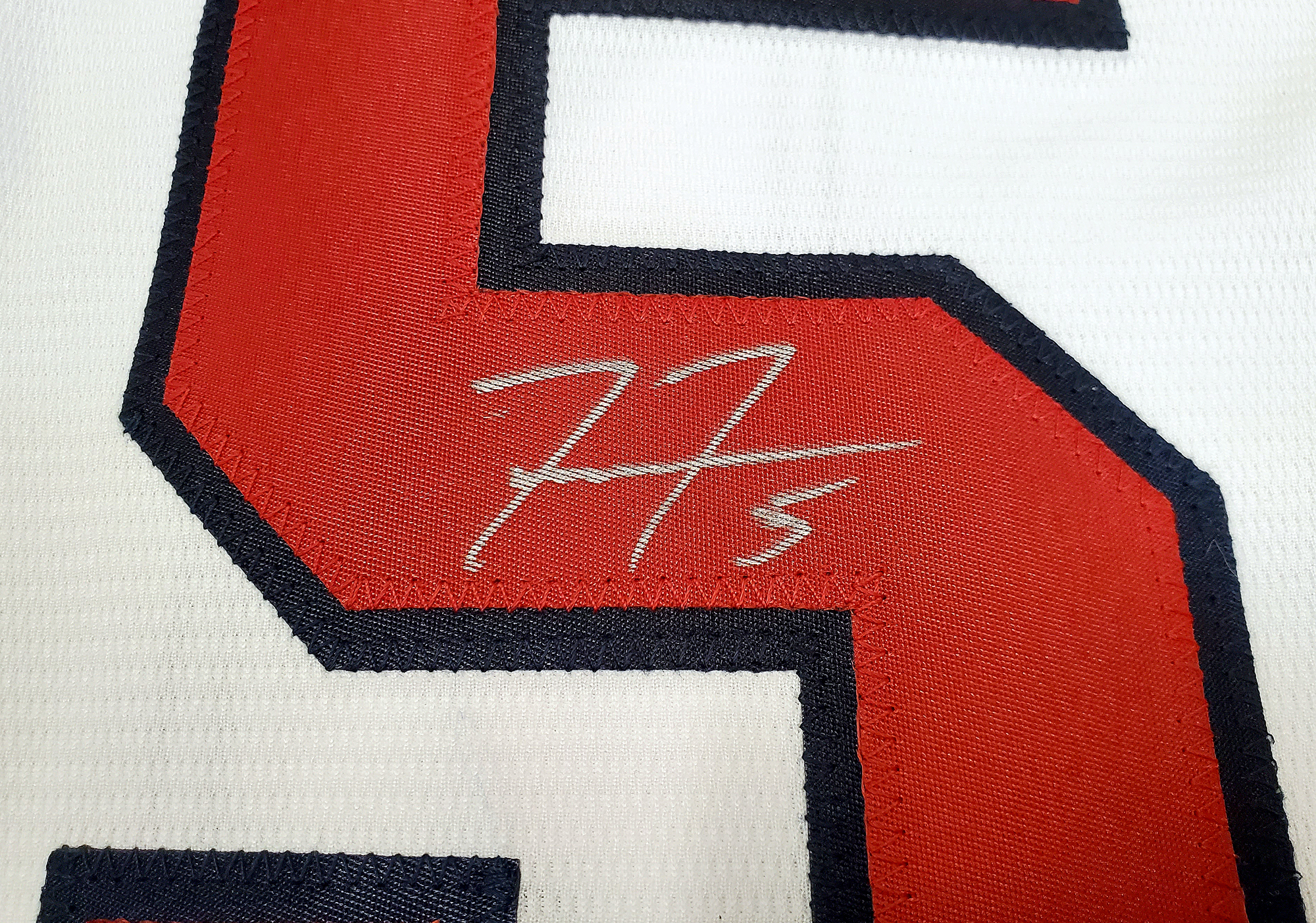 Lot Detail - Freddie Freeman Autographed Atlanta Braves Majestic White  Jersey (Schwartz)