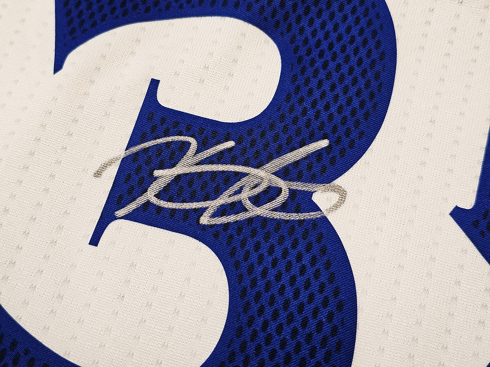 Golden State Warriors Kevin Durant Autographed Grey Nike Swingman Jersey  Size 48 Beckett BAS QR Stock #212182