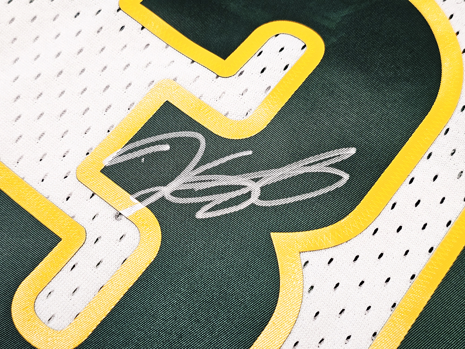 Seattle Supersonics Kevin Durant Autographed White Authentic Mitchell &  Ness Swingman 2007-08 Jersey Size L Beckett BAS QR Stock #212188