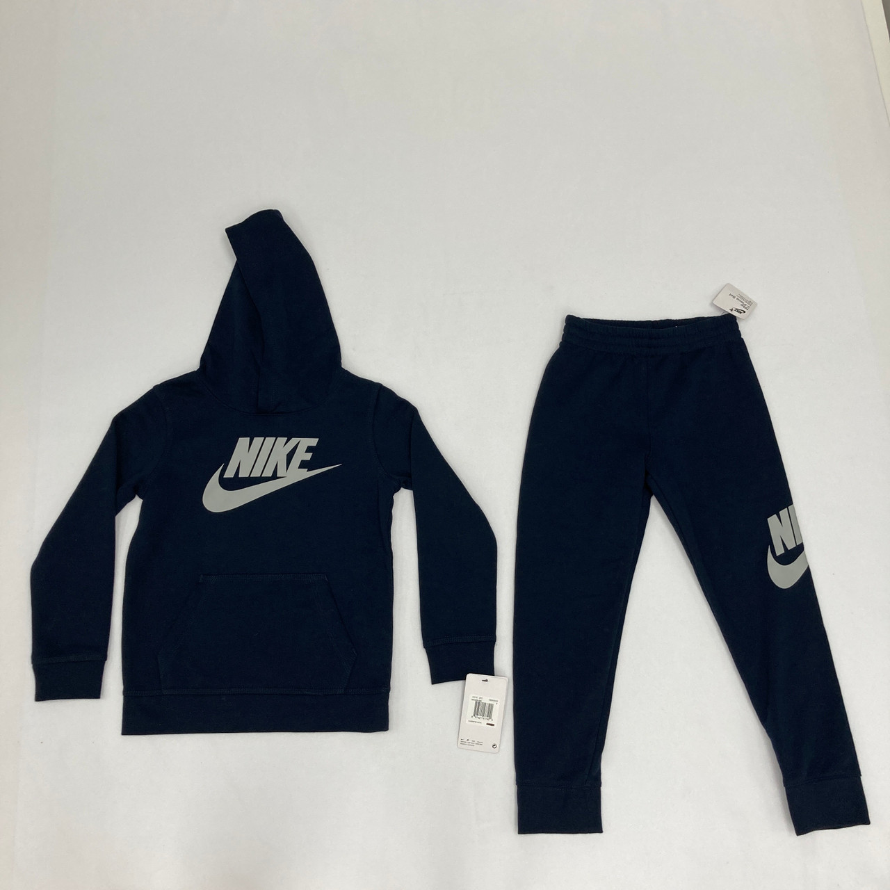 nike joggers and hoodie