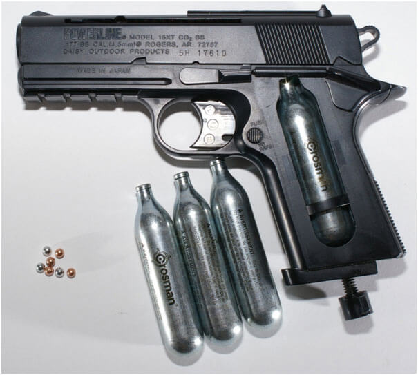 BB Gun With CO2 Canisters and BBs