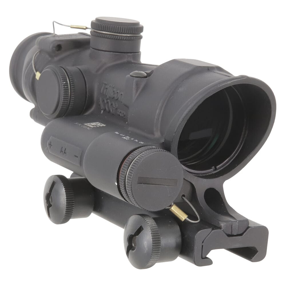 Trijicon USED ACOG 4x32 LED Battery Illum. Green LED .223 Crosshair w/TA51 Mount TA02-C-100390 Small Scratches On/Near Battery Cap; Mounted UA2335