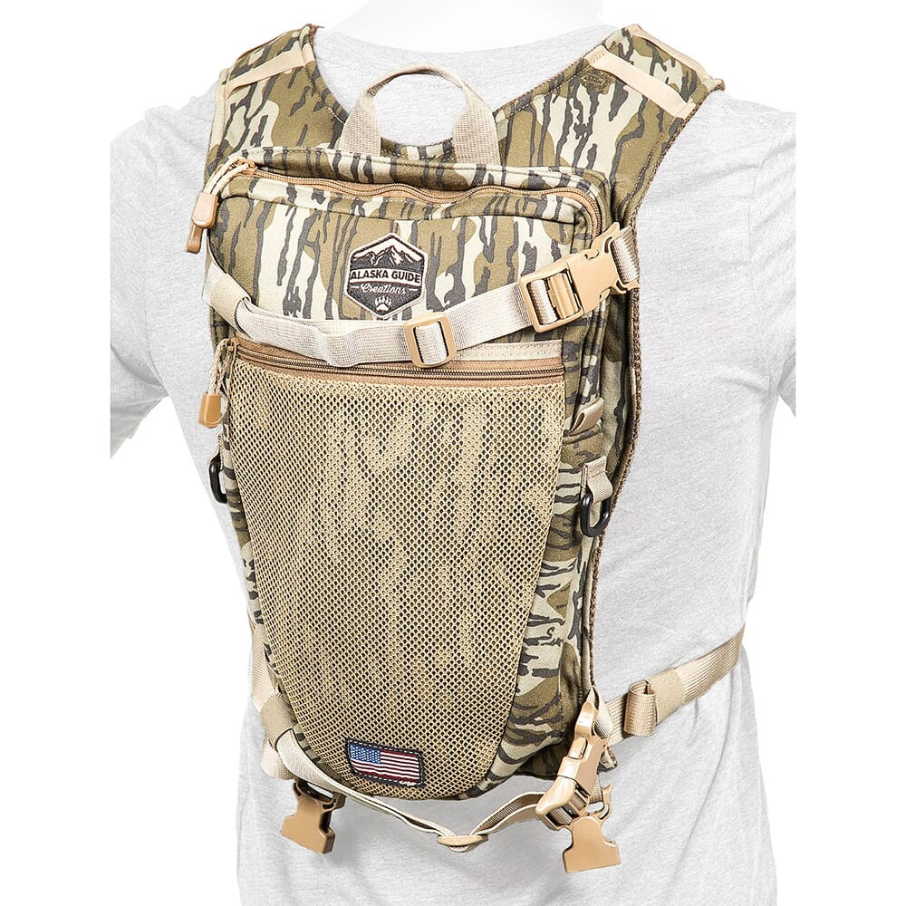 Alaska Guide Creations Stalker - Mossy Oak Bottomland Hydration Pack STK-MOBL