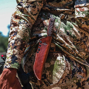 Hunting knives for days on the field