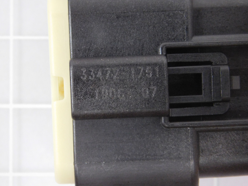 MOLEX 33472-1751
