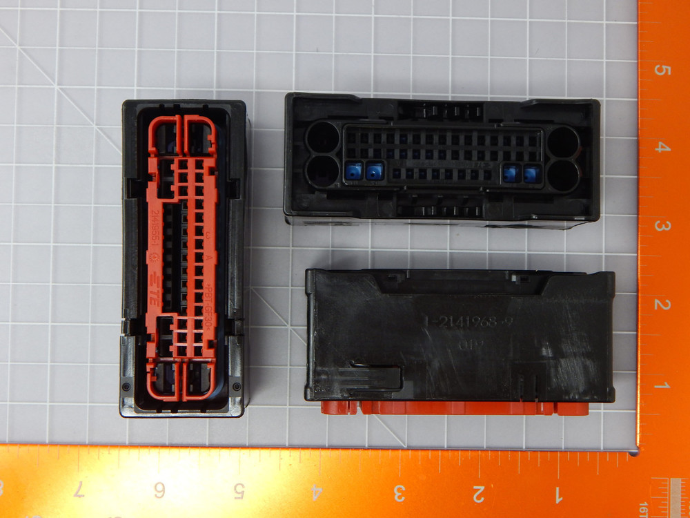 TE CONNECTIVITY 1-2141968-9