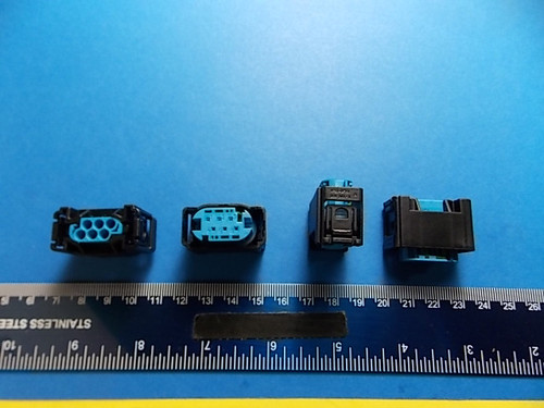 Lot of 94 AMP 3-967616-1  353088