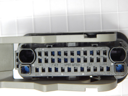 Lot of 26 TE CONNECTIVITY 2138659-2  X90205 TE Connectivity