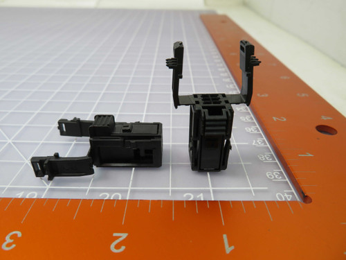 Lot of 266 MOLEX 98192-0001  X96772 Automotive Connectors MOX Rcpt Hsg 0.635 w TPA PA6 Blk DR 3Ckt