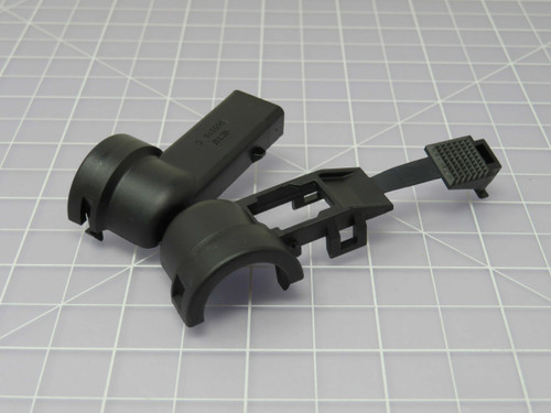 Lot of 294 TE CONNECTIVITY 965576-1  X95542 Automotive Connectors ABDECKKAPPE 90GRD