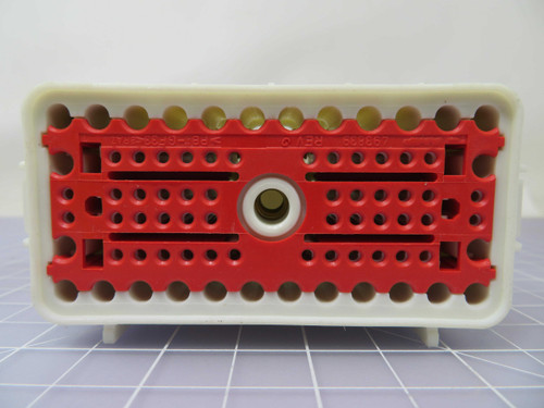 TE CONNECTIVITY 1376389-1  X96577 Power to the Board 5MM PWER KEY 3P PLUG HSG NUT