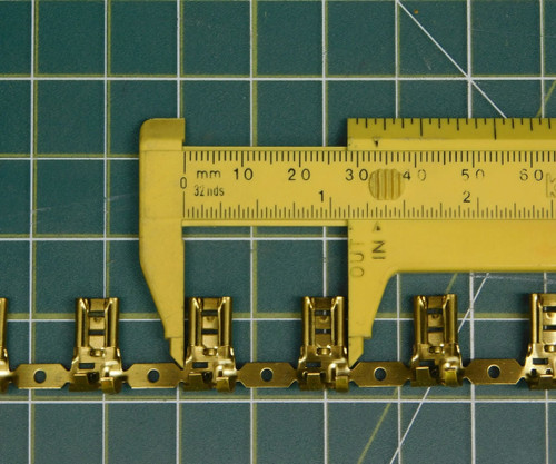 Lot of 1111 TE CONNECTIVITY 42742-1  250 FASTON FLAG REC 18-12 AWG BR X115390