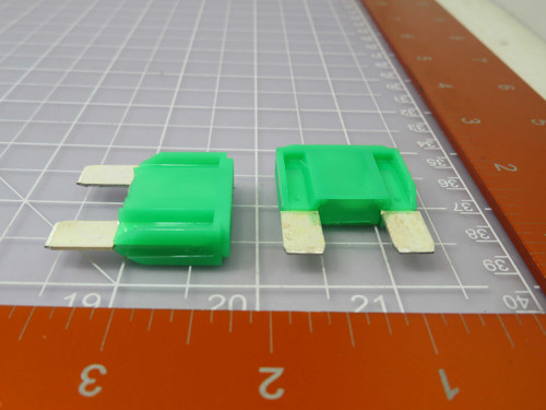 Lot of 215 LITTELFUSE 0299030.ZXNV  X96601 Automotive Fuses 30A 32V Maxi Fuse