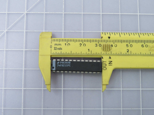 NSC 74F821SPC  X98305 Flip Flops 10-Bit D Flip-Flop