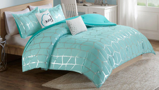 Thumbnail 2: AQUA