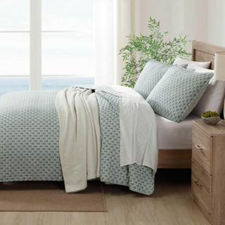 Thumbnail 4: Tommy Bahama Tommy Bahama Reversible Coastal Batik Quilt Set 
